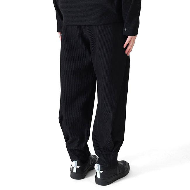 CFCL シーエフシーエル SOFT HYPHA TUCKED PANTS タックドパンツ CF011KF031 ニットパンツ メンズの画像