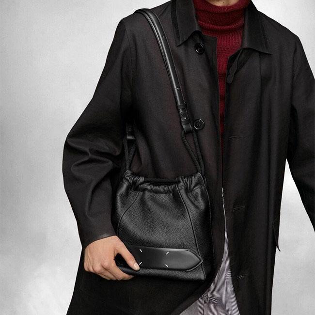 24SS 新作 メゾンマルジェラ 5AC ショルダーバッグ ステッチ ブラック 24SS 新作 メゾンマルジェラ 5AC ショルダーバッグ ステッチ ブラック