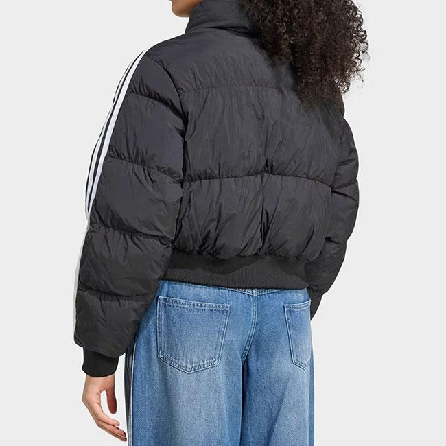 adidas originals ショート丈　ダウンジャケット adidas（アディダス）の「ショート プレミアム パファー