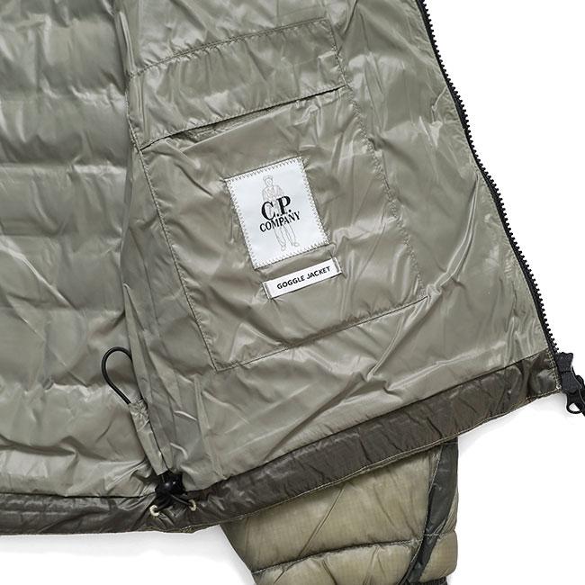 C.P. Company シーピーカンパニー フード付き ゴーグルダウン