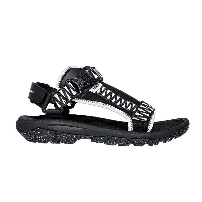 【新品】teva  peak コラボ サンダル ブラック/ホワイト Teva×スノーピークのコラボサンダル、アウトドアの”パラコード