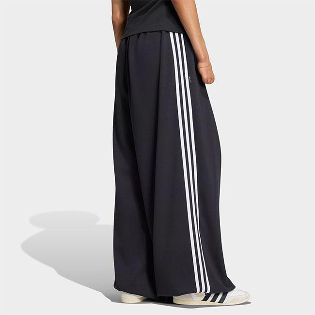 adidas Originals × JENNIE アディダス オリジナルス ジェニー PLEATED