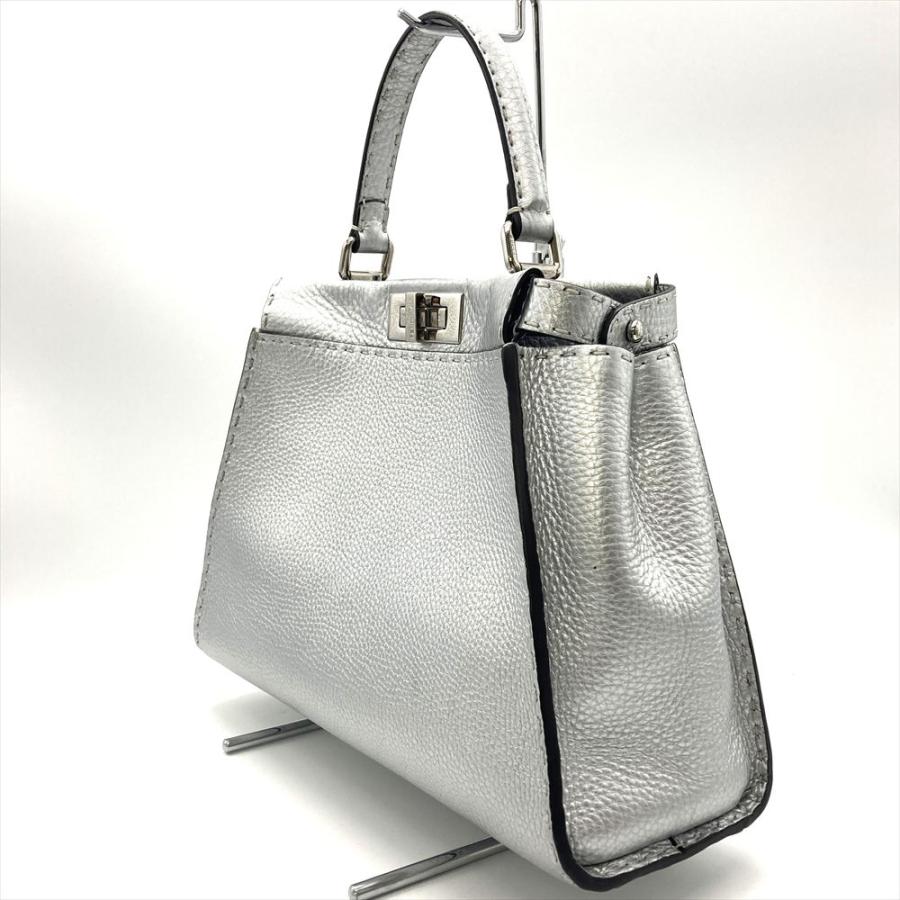 FENDI（フェンディ） ピーカブー ミディアム ハンドバッグ カーフ