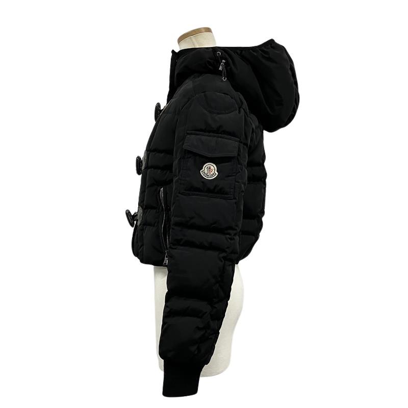 MONCLER（モンクレール） トグルボタン ダウンジャケット Z7HJ1047