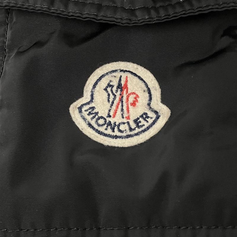 MONCLER（モンクレール） トグルボタン ダウンジャケット Z7HJ1047