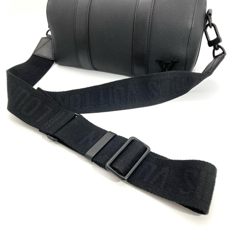 LOUIS VUITTON（ルイ・ヴィトン） シティ キーポル ショルダーバッグ