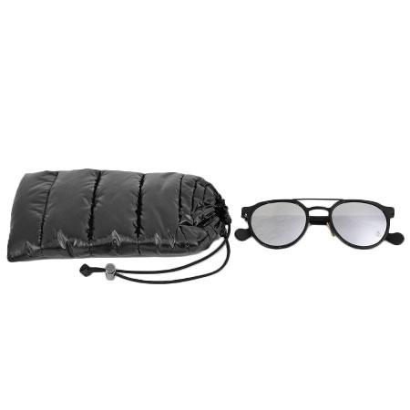 MONCLER ブラックサングラス ケース付き MONCLER ブラックサングラス ケース付き