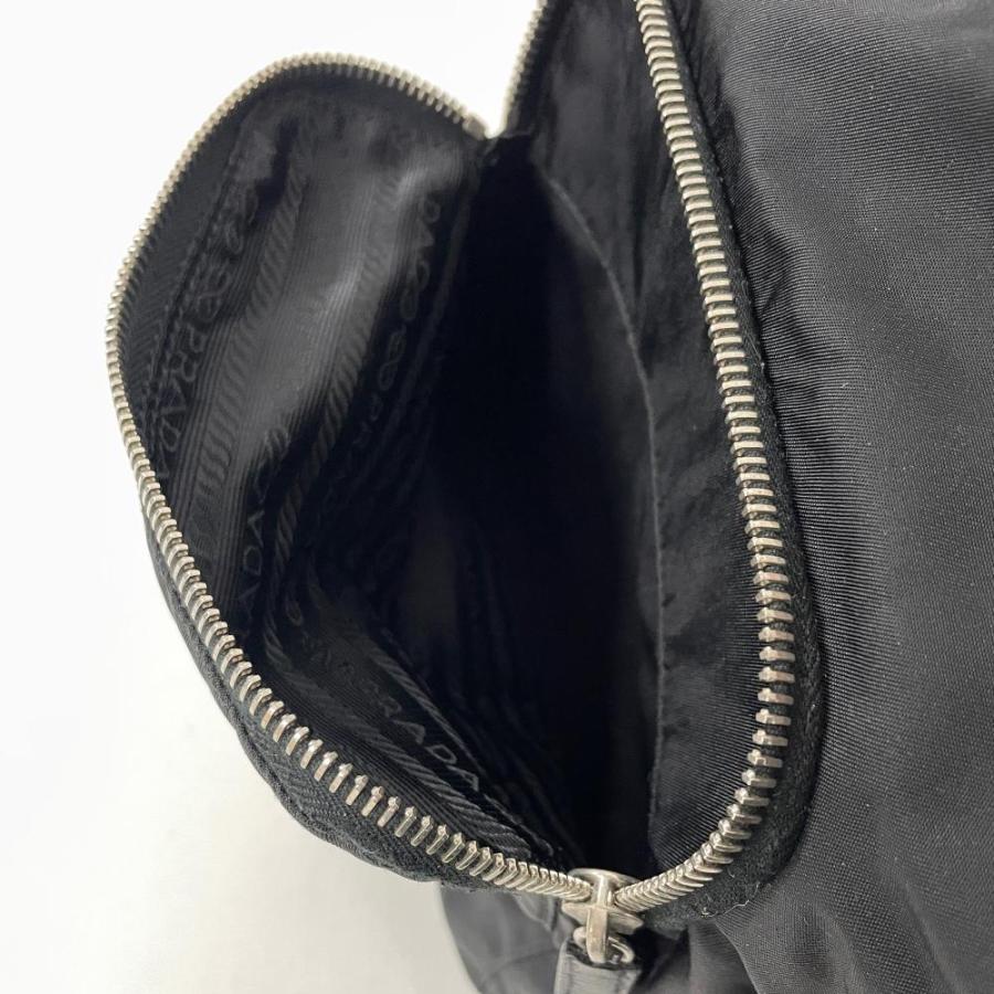 PRADA（プラダ） トライアングルロゴ ショルダーバッグ ナイロン