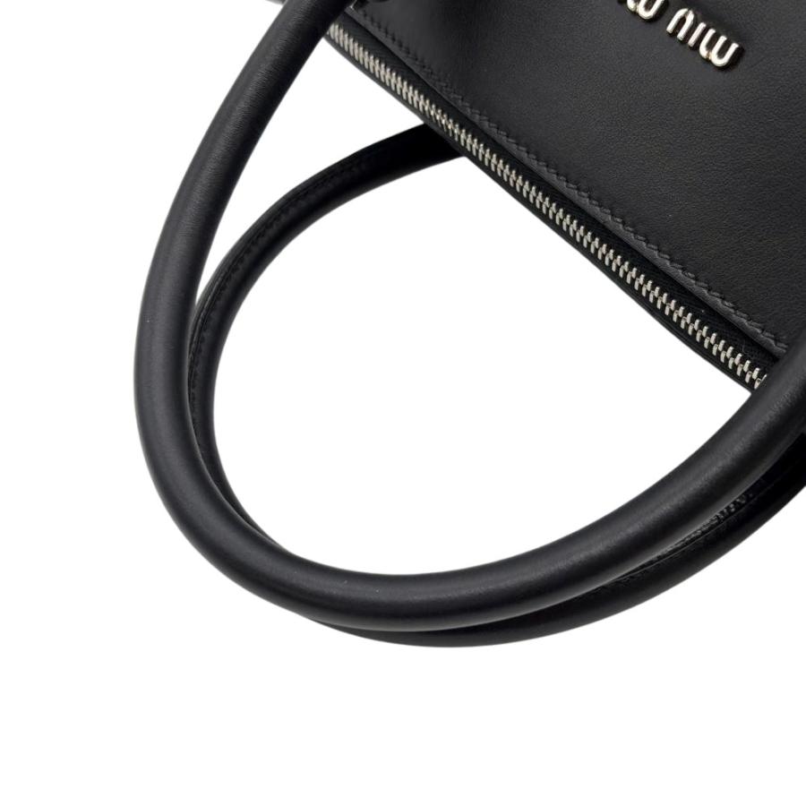 ミュウ Miu ロゴ ハンドバッグ レザー ブラック シルバー金具