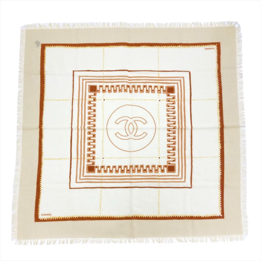 美品　ココマーク　CC アクセサリー柄　スカーフ　大判　ベージュ　シャネル CHANEL シャネル スカーフ ベージュ ココマーク ナチュラルカラー