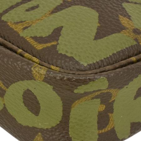 Louis Vuitton カモフラージュグリーン ポーチ