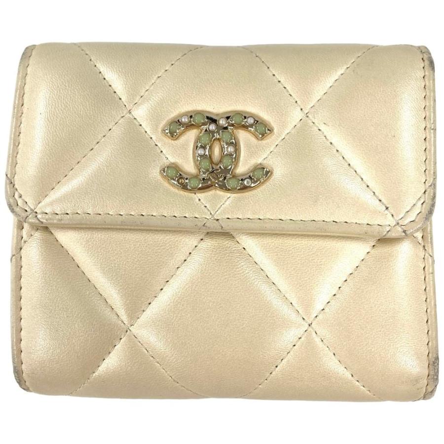 新品 ココパール19 ♡型 ラムスキン マトラッセ 三つ折り財布 パールグレー CHANEL（シャネル） マトラッセ 三つ折り財布 ラムスキン AP2809