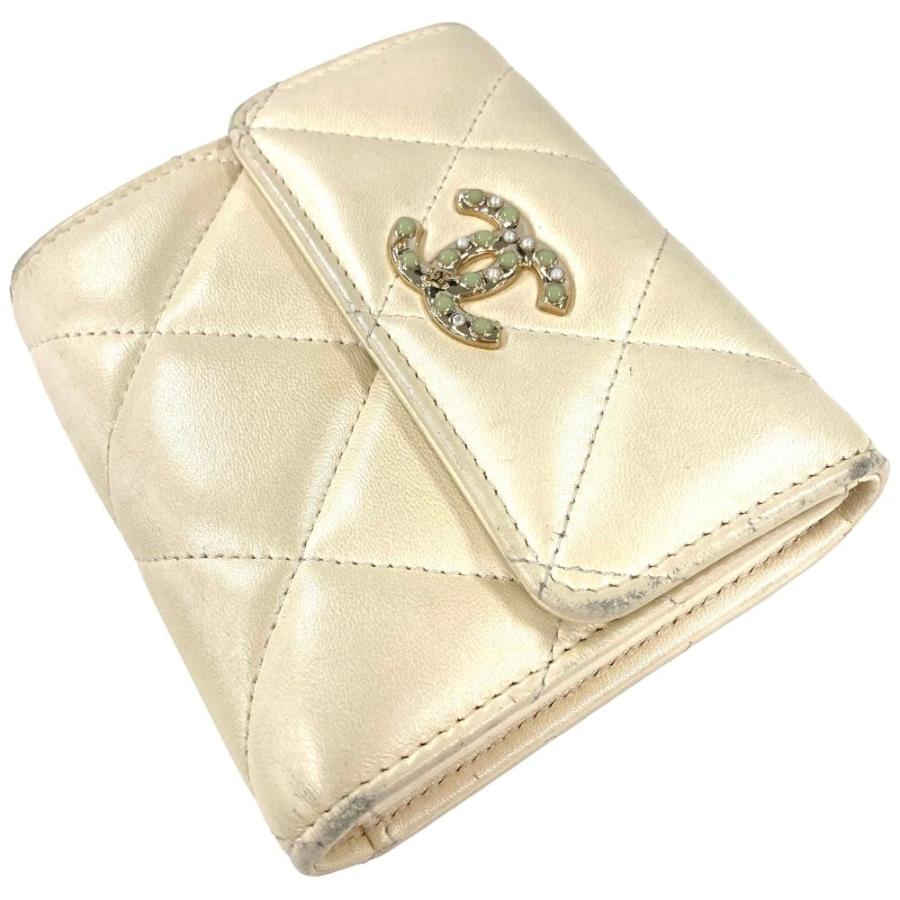 CHANEL（シャネル） マトラッセ 三つ折り財布 ラムスキン AP2809