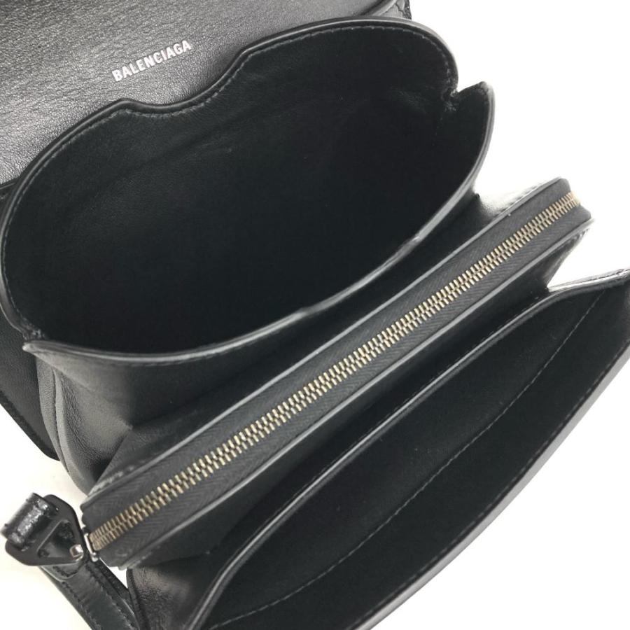 BALENCIAGA BBロゴ フラップ レザーショルダーバッグ Balenciaga BB Soft フラップ ショルダーバッグ M | ブラック