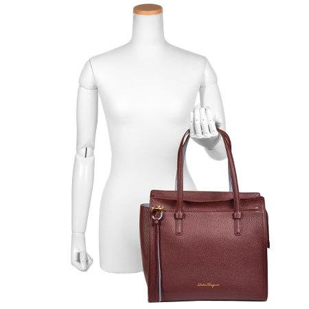 Salvatore Ferragamo＊フェラガモ＊エイミー＊レッド＊美品 FERRAGAMO（フェラガモ） サルヴァトーレ Salvatore Ferragamo