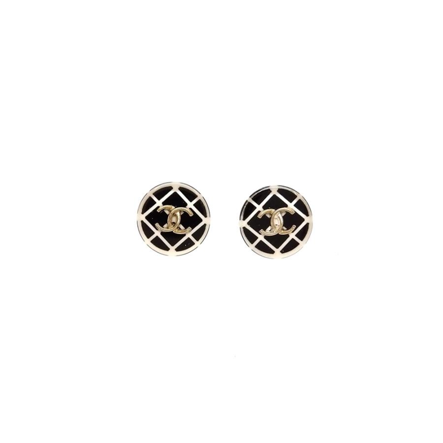 CHANEL（シャネル） マトラッセ ココマーク D19C ピアス プラスチックg 