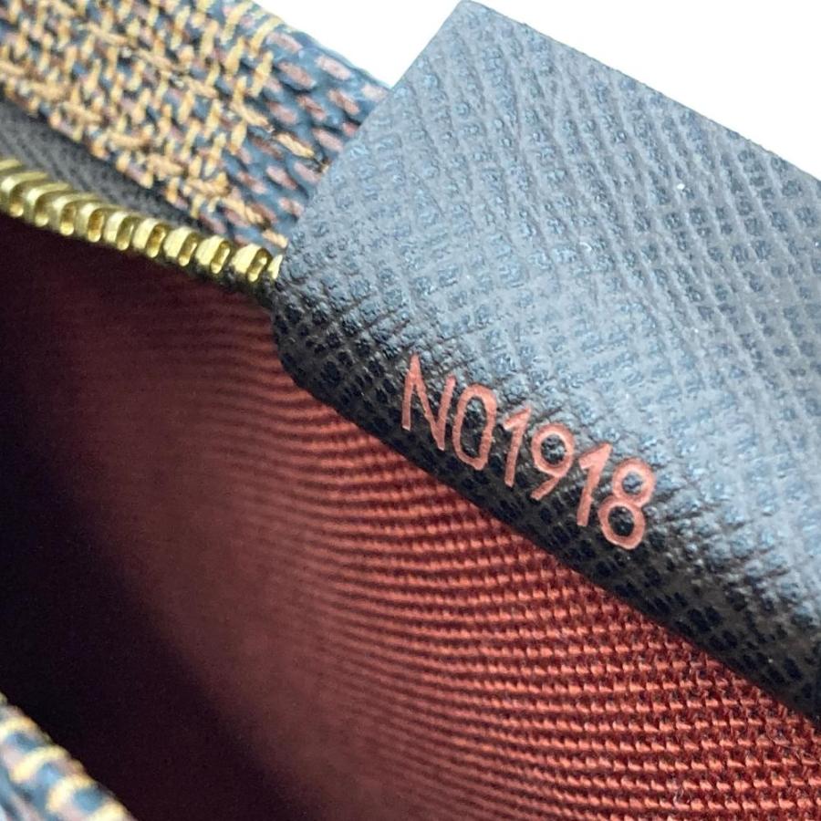 LOUIS VUITTON（ルイ・ヴィトン） トゥルース メイクアップ ポシェット 