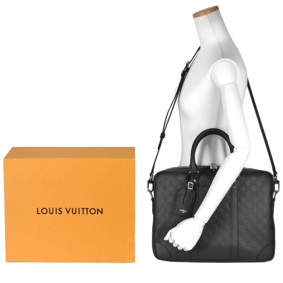 LOUIS VUITTON（ルイ・ヴィトン） ポルト ドキュマン・ヴォワヤージュ