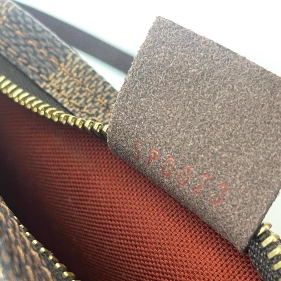 LOUIS VUITTON（ルイ・ヴィトン） トゥルース メイクアップ ポーチ