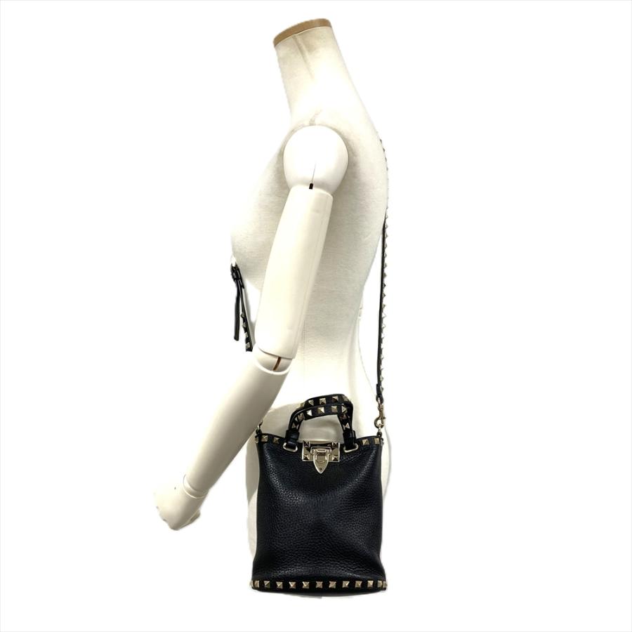 【美品】VALENTINO ロックスタッズ クロスボディ ショルダーバッグ VALENTINO（ヴァレンティノ） ロックスタッズ クロスボディ ショルダー
