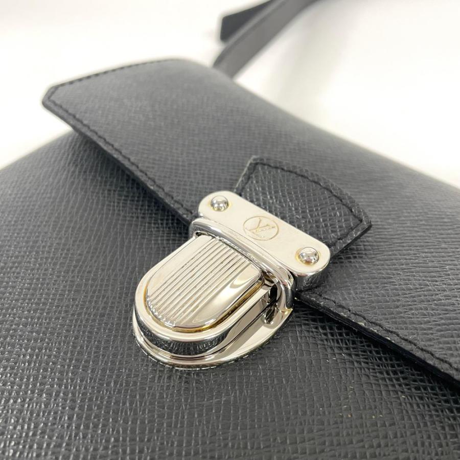 LOUIS VUITTON（ルイ・ヴィトン） ルカ ショルダーバッグ タイガ