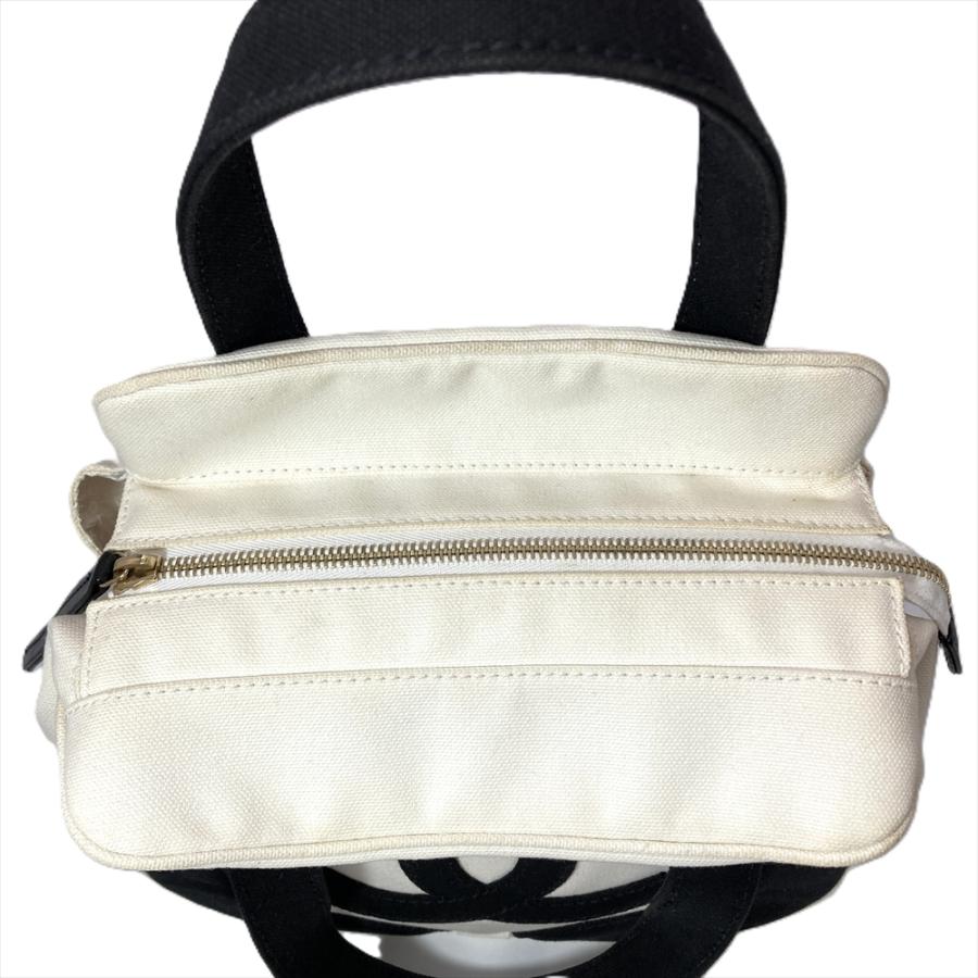 ✨️シャネル✨️マシュマロ キャンバス トートバッグ ホワイト ブラック CHANEL（シャネル） マシュマロバッグ トートバッグ キャンバス
