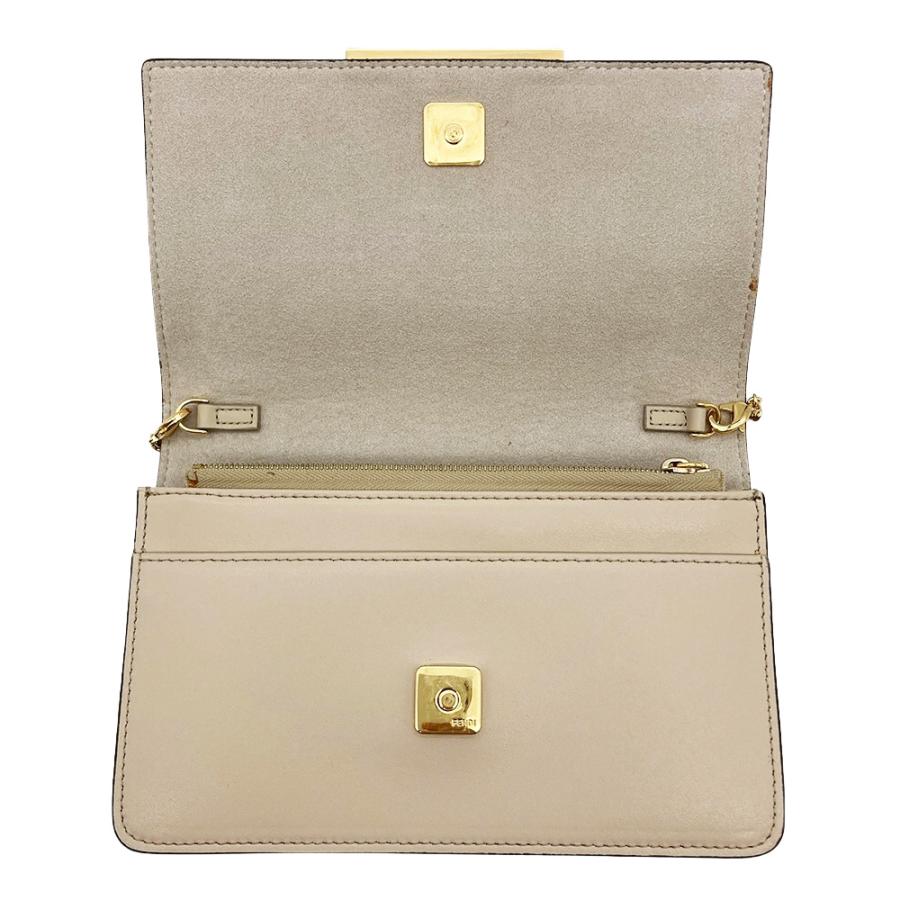 s56 フェンディ　レザー　マルチスタッズ　チェーンウォレット　ショルダーバッグ FENDI フェンディ マルチスタッズ チェーンウォレット ショルダー