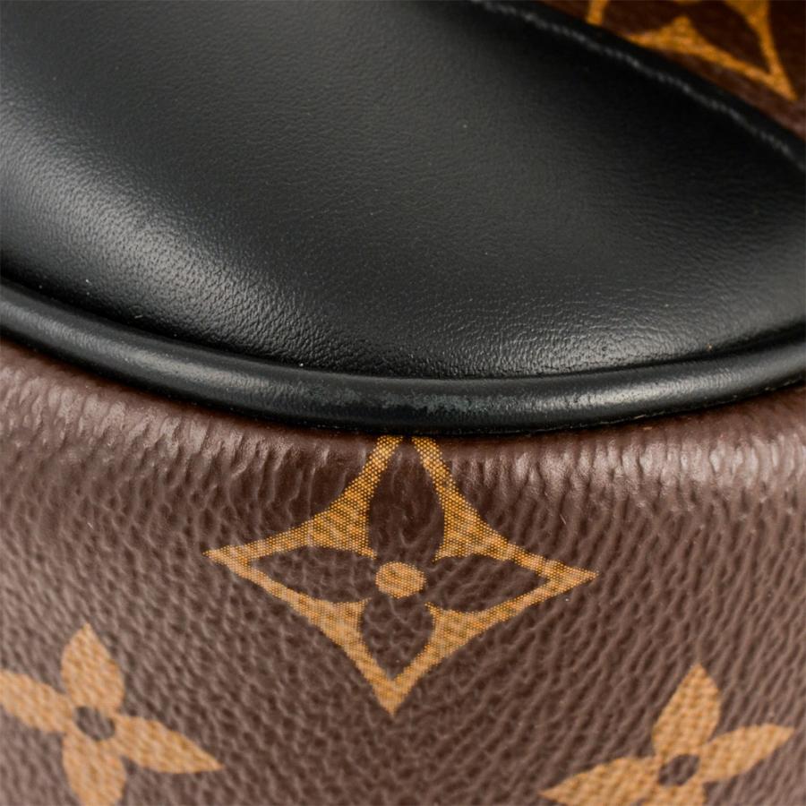 LOUIS VUITTON（ルイ・ヴィトン） アーチ―メッセンジャー ショルダー