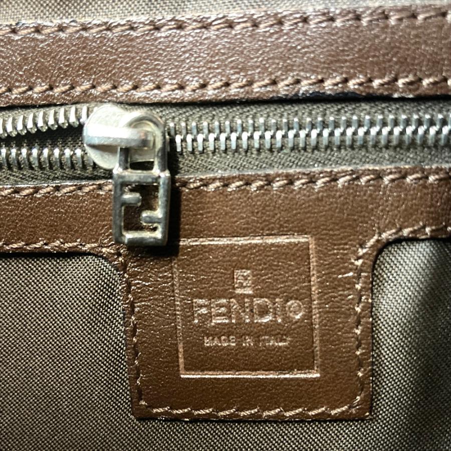 FENDI（フェンディ） ズッカ柄 マンマバケット ショルダーバッグ