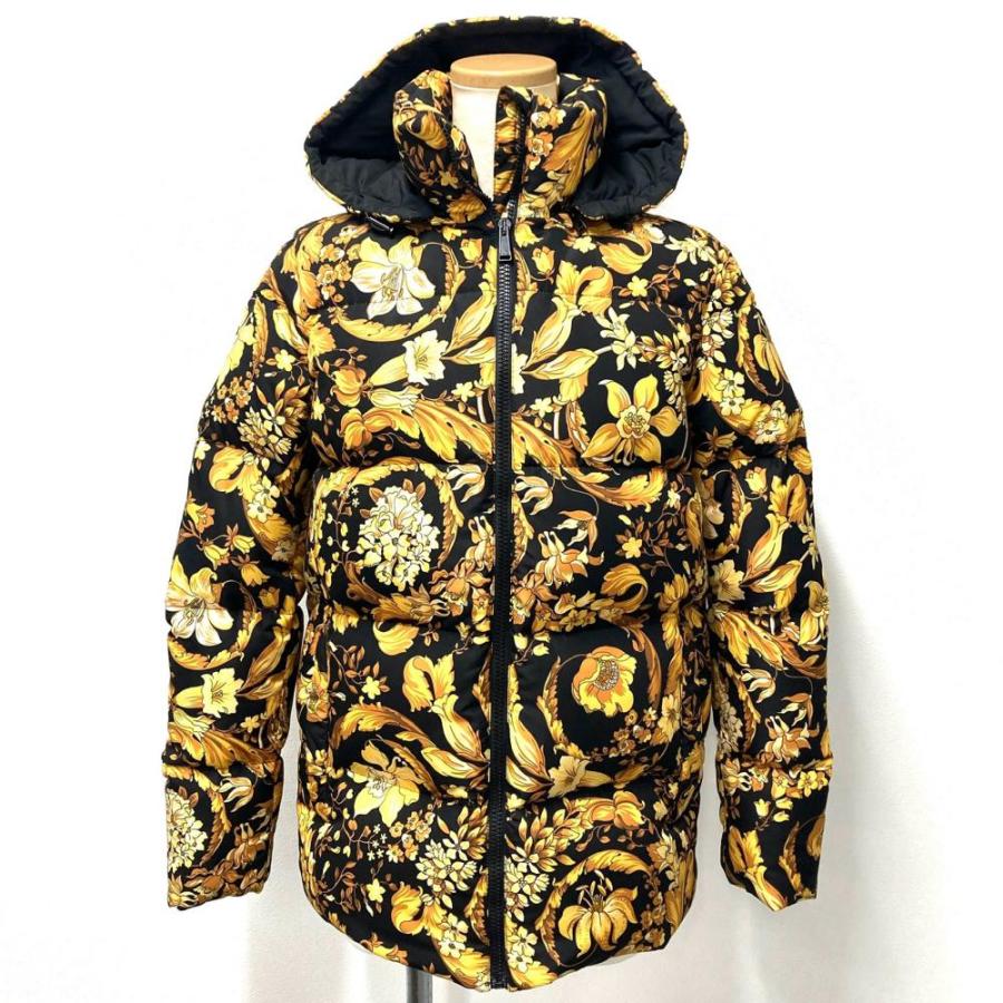 【新品未使用タグ付き】 現行!!! ヴェルサーチ バロック柄 総柄 ブルゾン 楽天市場】ヴェルサーチ VERSACE メンズ アウター ジャケット ロゴ