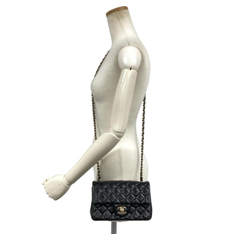 CHANEL（シャネル） マトラッセ ミニ ショルダーバッグ ラムスキン