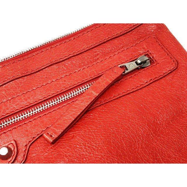 (約85%OFF)鑑定付 バレンシアガ クラシッククリップ クラッチバッグ 袋付 BALENCIAGA（バレンシアガ） 美品 クラシック クリップM クラッチ