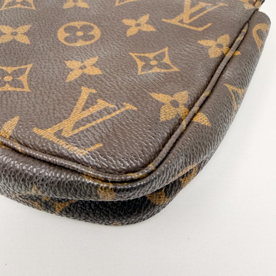 LOUIS VUITTON ルイヴィトン モノグラム アクセサリーポーチ M51980
