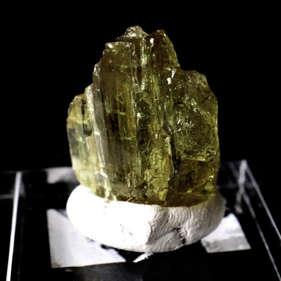 天然石アパタイト GOLD STONE グリーンアパタイト 原石 モロッコ産 宝石質 加工用 台付き