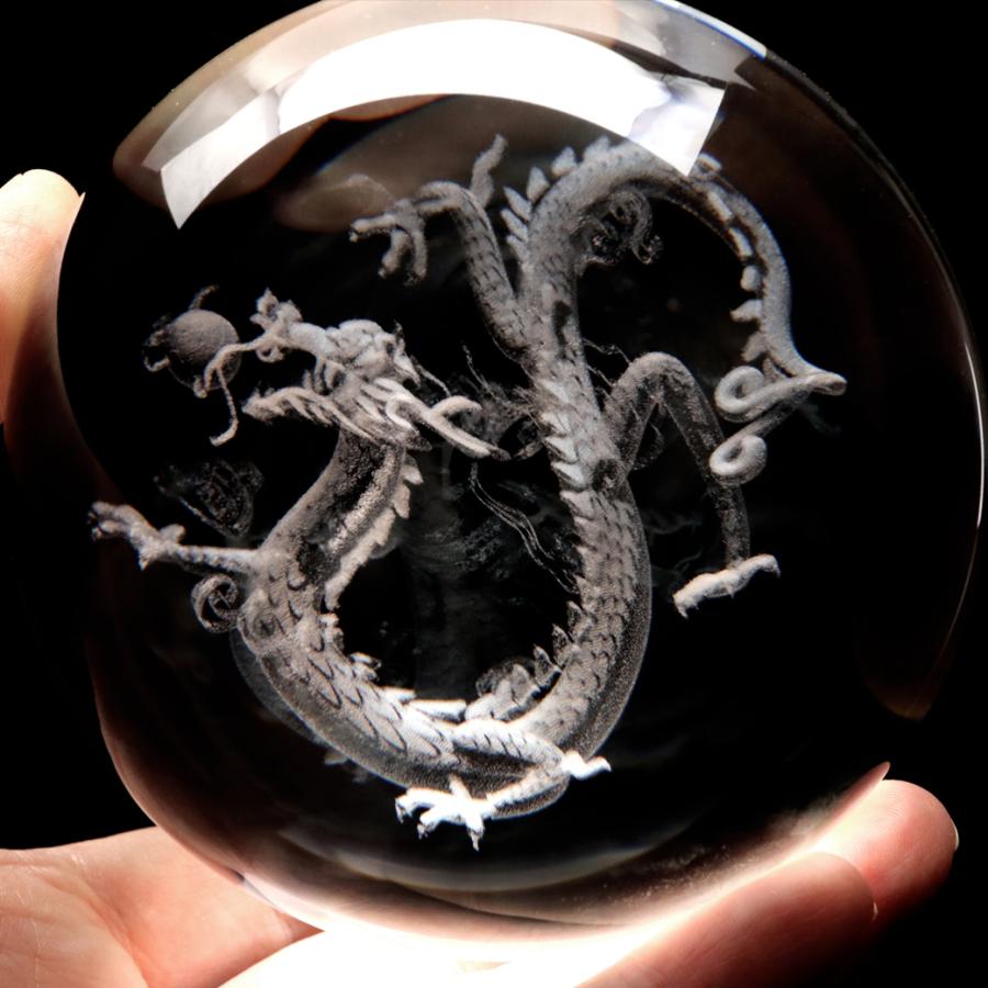 龍 クリスタルボール 約95mm 龍神 干支 辰 置き物 人工水晶 丸玉 龍 クリスタルボール 約95mm 龍神 干支 辰 置き物 人工水晶 丸玉