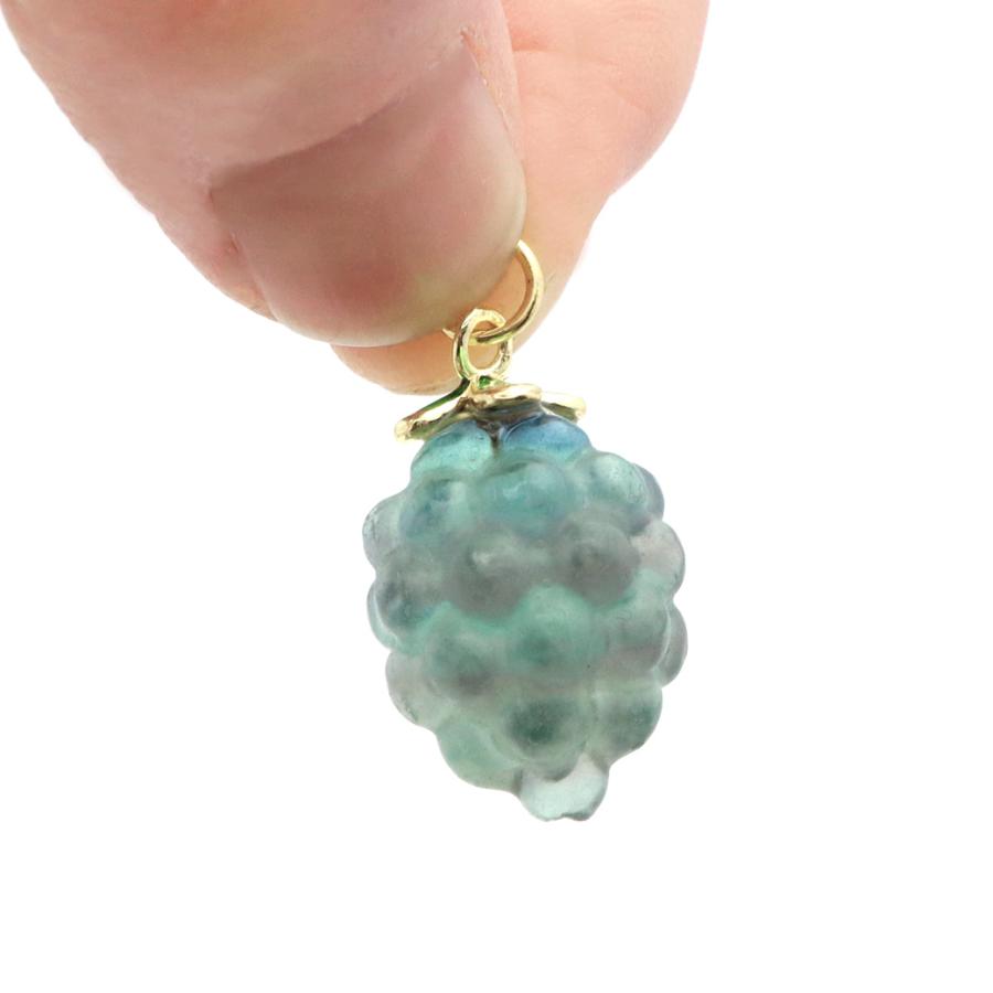 080523　フローライト葡萄型ペンダントチャーム12*16ミリ 080523 フローライト葡萄型ペンダントチャーム12*16ミリ 080523