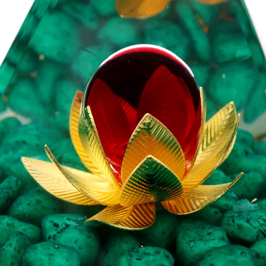 オルゴナイト ピラミッド 蓮の花 orgonite pyramid 置物 天然石