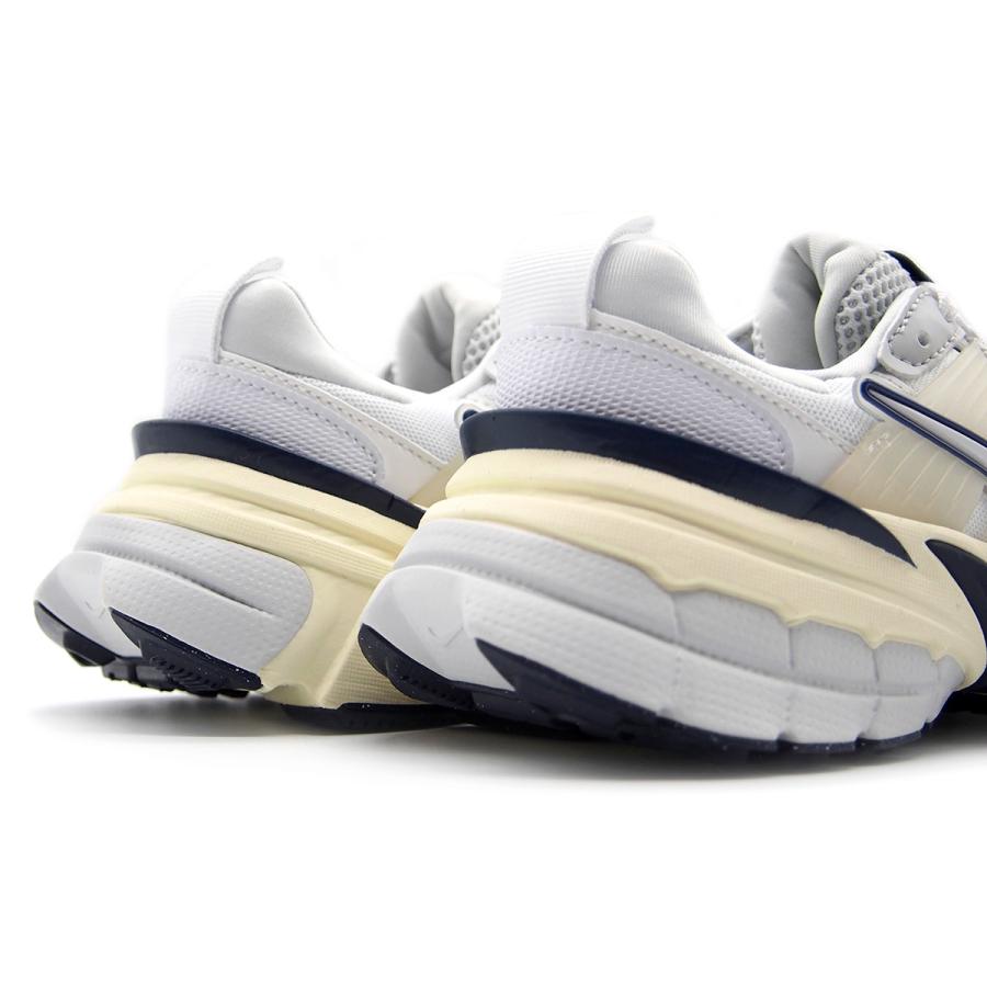 NIKE ナイキ スニーカー レディース ウィメンズ V2K ラン NIKE ナイキ スニーカー レディース ウィメンズ V2K ラン