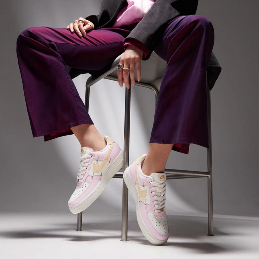 NIKE ナイキ スニーカー レディース ウィメンズ エアフォース NIKE ナイキ スニーカー レディース ウィメンズ エアフォース