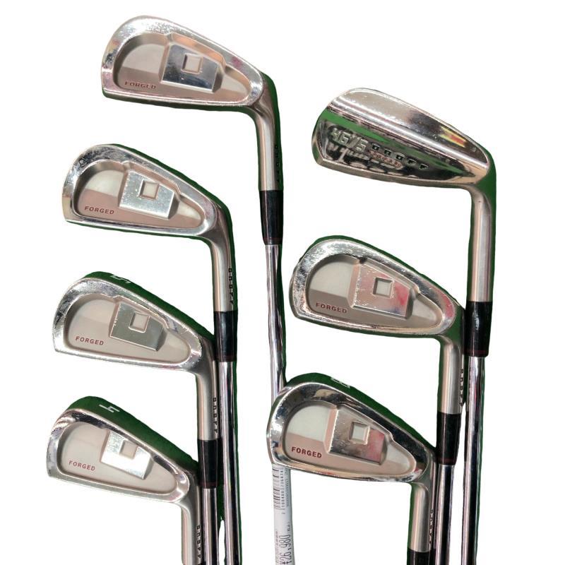 【美品】ONOFF kuro2017アイアンセット 6本セット ダイワ(グローブライド) ONOFF FORGED(2017) KURO 7S アイアンセット