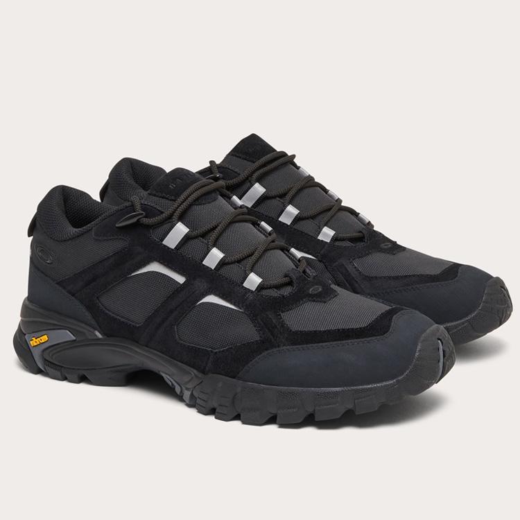 新品　OAKLEY オークリー　スニーカー 25.0㎝　アウトドア　登山 OAKLEY（オークリー） スニーカー SIERRA TERRAIN メンズ シューズ