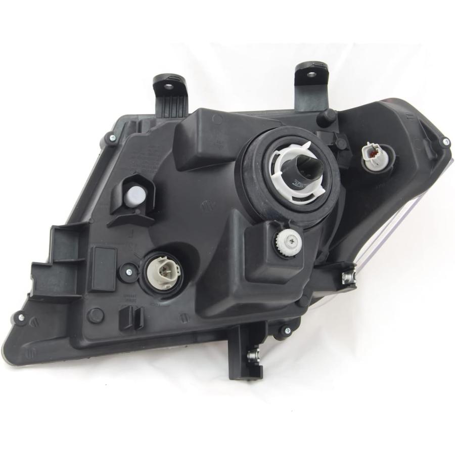 【並行輸入品】TYC 20-9080-00 交換用運転席側ヘッドランプ 日産フロンティア用 20-9080-00の画像