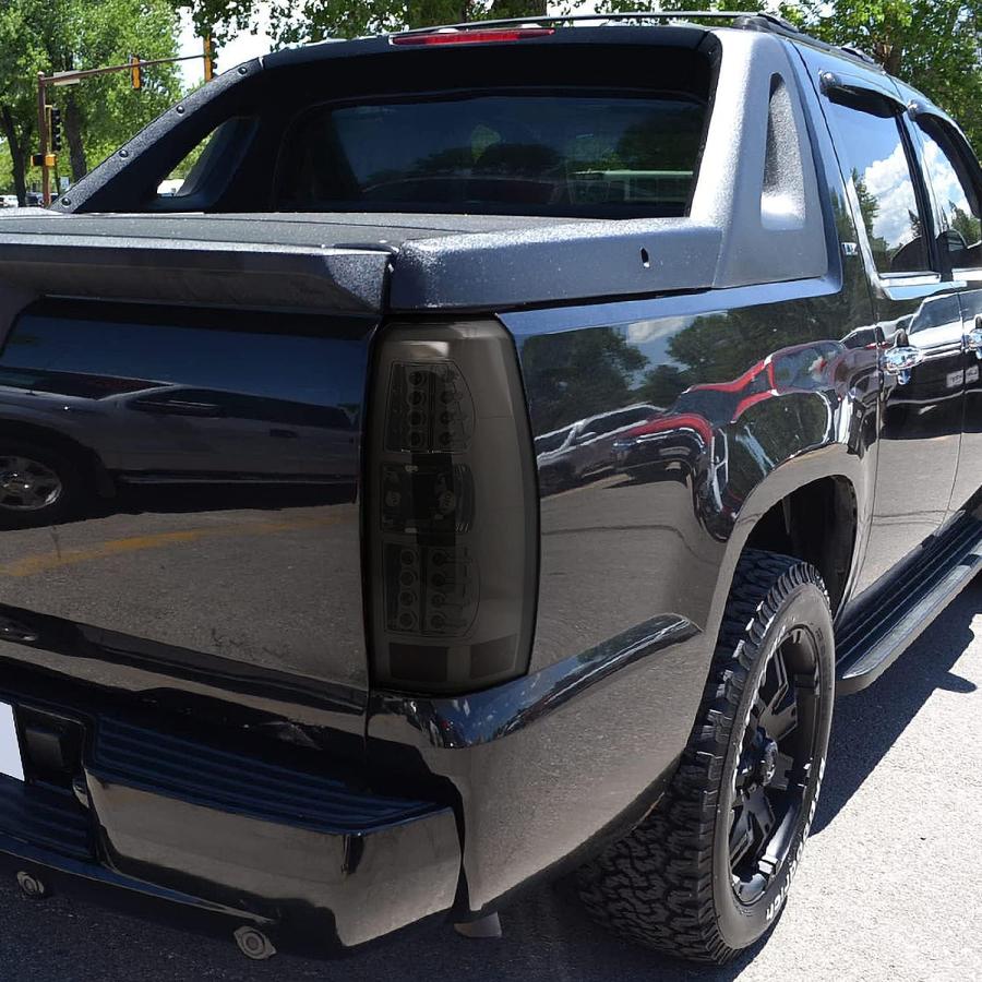 【並行輸入品】Spec-D Tuning LT-AVA07GLED-TM Chevy Avalanche Ls Lt Ltz LEDテールライト スモの画像
