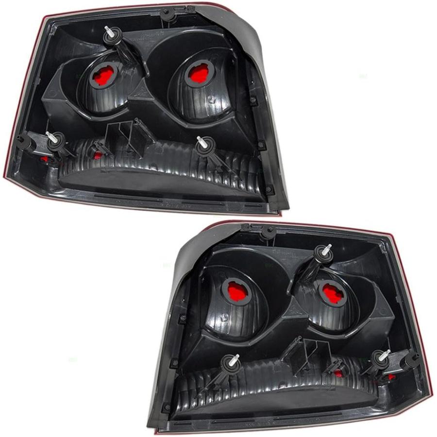 【並行輸入品】Brock Replacement Set Driver and Passenger Tail Lights Compatible wiの画像