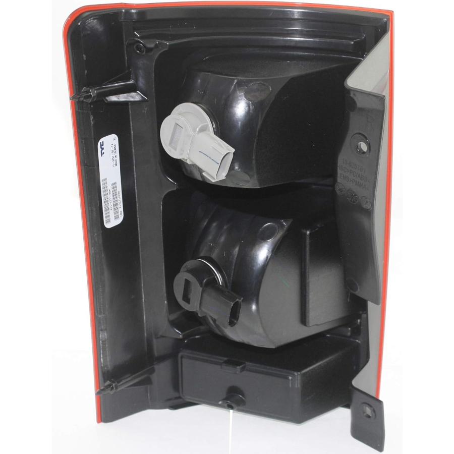 【並行輸入品】Evan-Fischer テールライトアセンブリ 2008-2010 Dodge Grand Caravan ハロゲン対応 - CAPAの画像