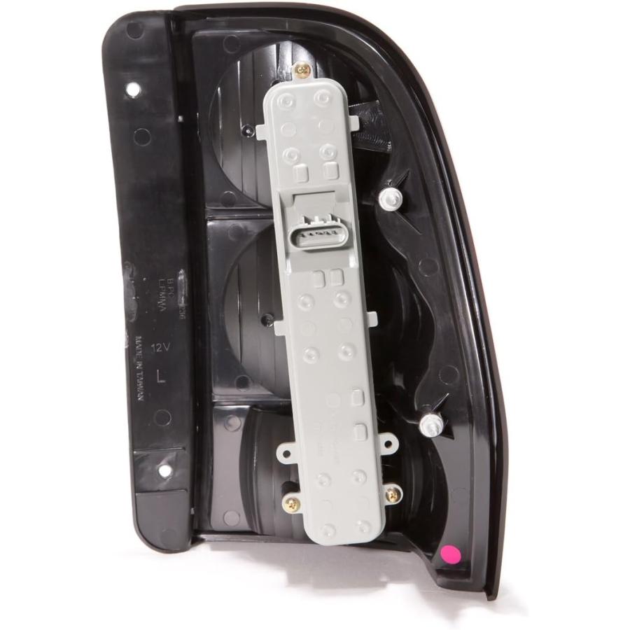 【並行輸入品】HEADLIGHTSDEPOT シボレー トレイルブレイザー 助手席側 交換用テールライトの画像