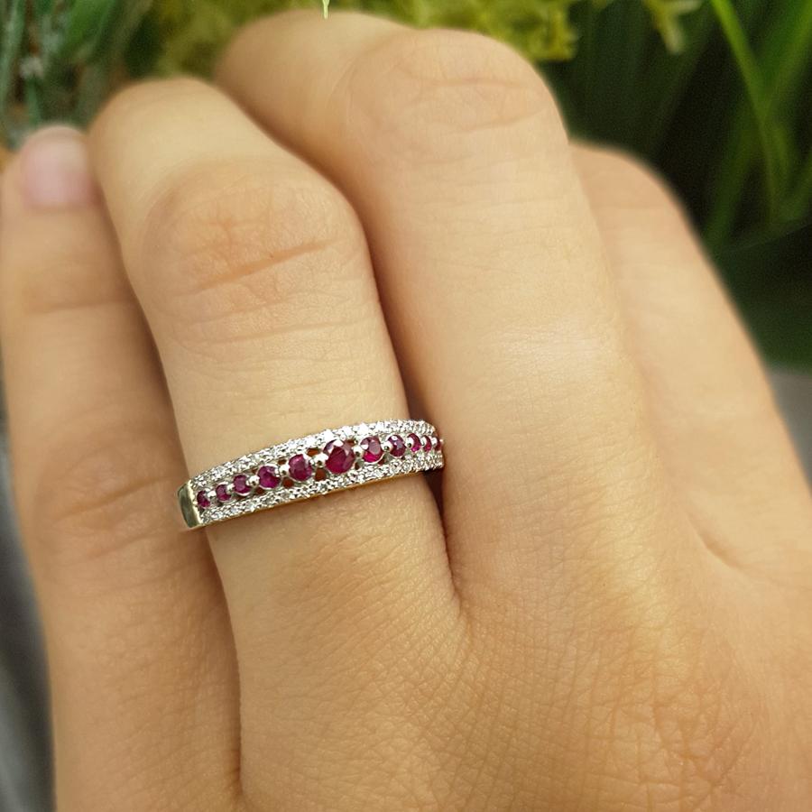 【並行輸入品】14?Kゴールドラウンドルビー&ホワイトダイヤモンドレディース結婚記念バンドリング USA リング サイズ 6 Dazzlingrの画像