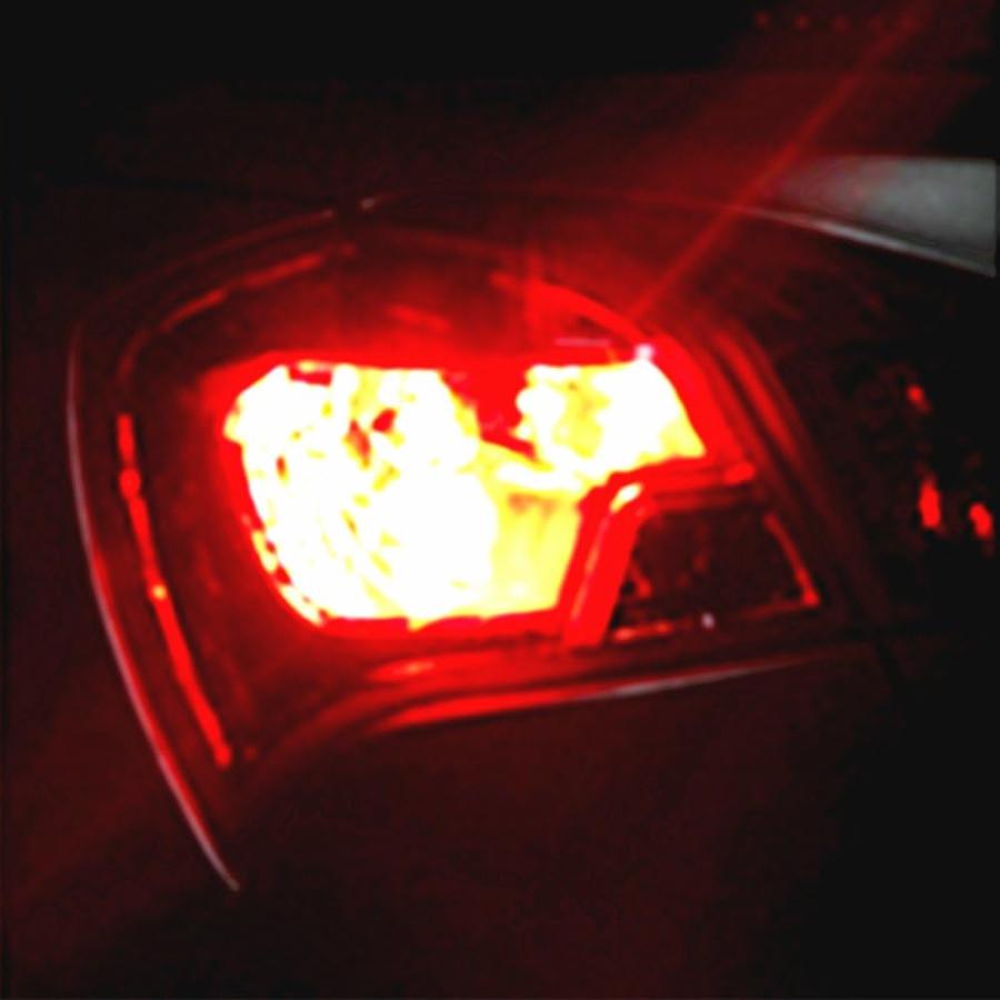 【並行輸入品】Alla Lighting 2x Super Bright Red 3047 3157 3157KX 3047KX LED Bulbsの画像