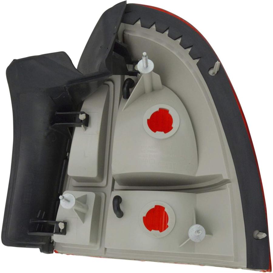 【並行輸入品】AM Autoparts テールライトアセンブリ 2003-2011 リンカーン タウンカー 運転席側に対応の画像