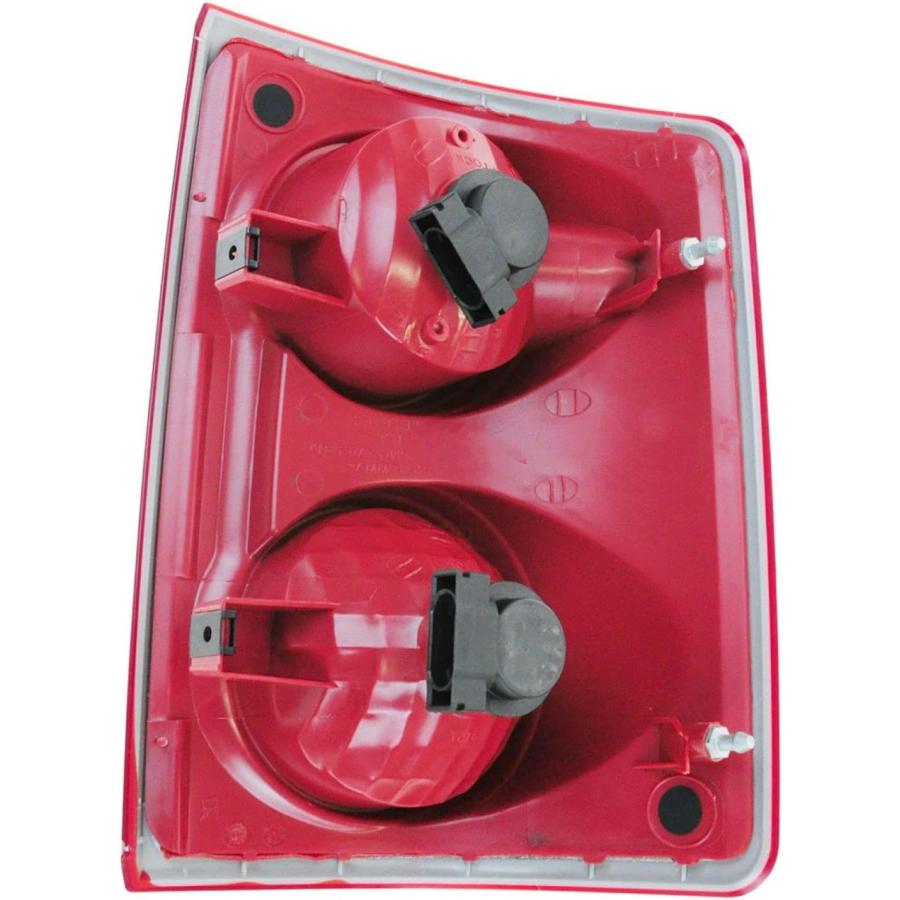 【並行輸入品】AM Autoparts Taillight Assembly Compatible With 2005-2010 Dodge Dakoの画像